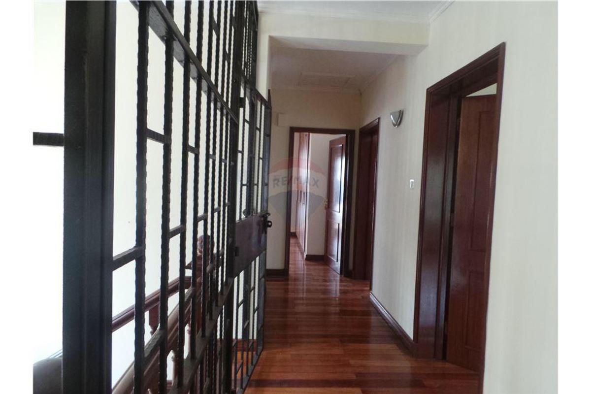 4 Bed Townhouse with En Suite in Westlands Area - 6