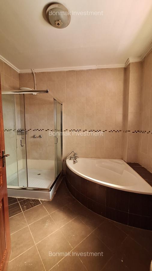 4 Bed Townhouse with En Suite at Lavington Green - 14
