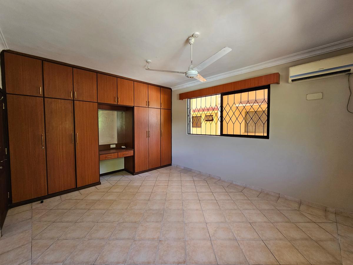 3 Bed Apartment with En Suite in Nyali Area - 14