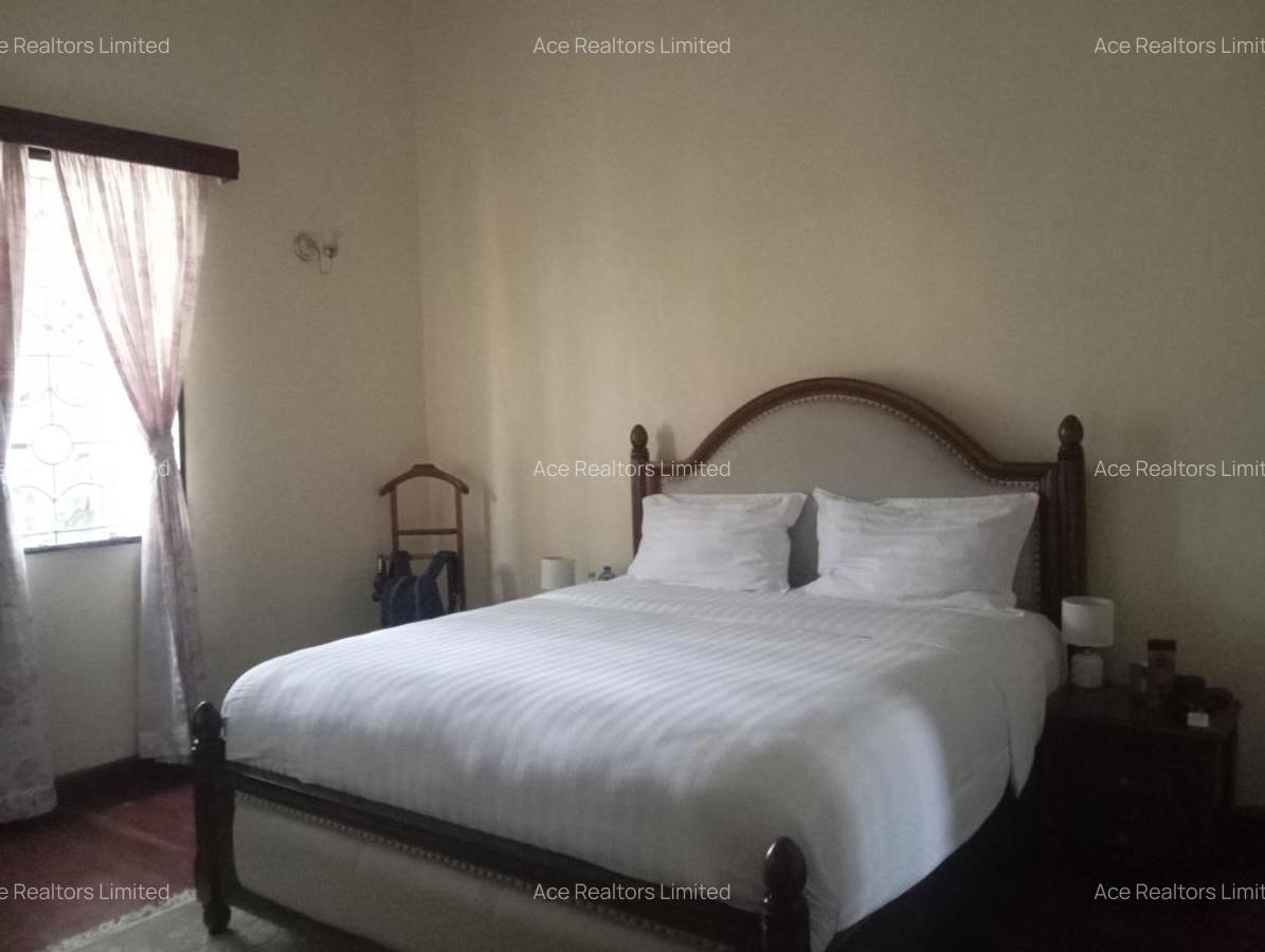 6 Bed House with En Suite at Near Muthaiga Golf Club Nairobi - 8