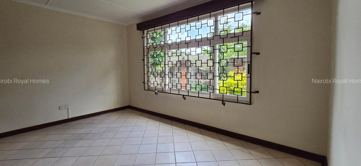 5 Bed Townhouse with En Suite at Lavington Mall - 16