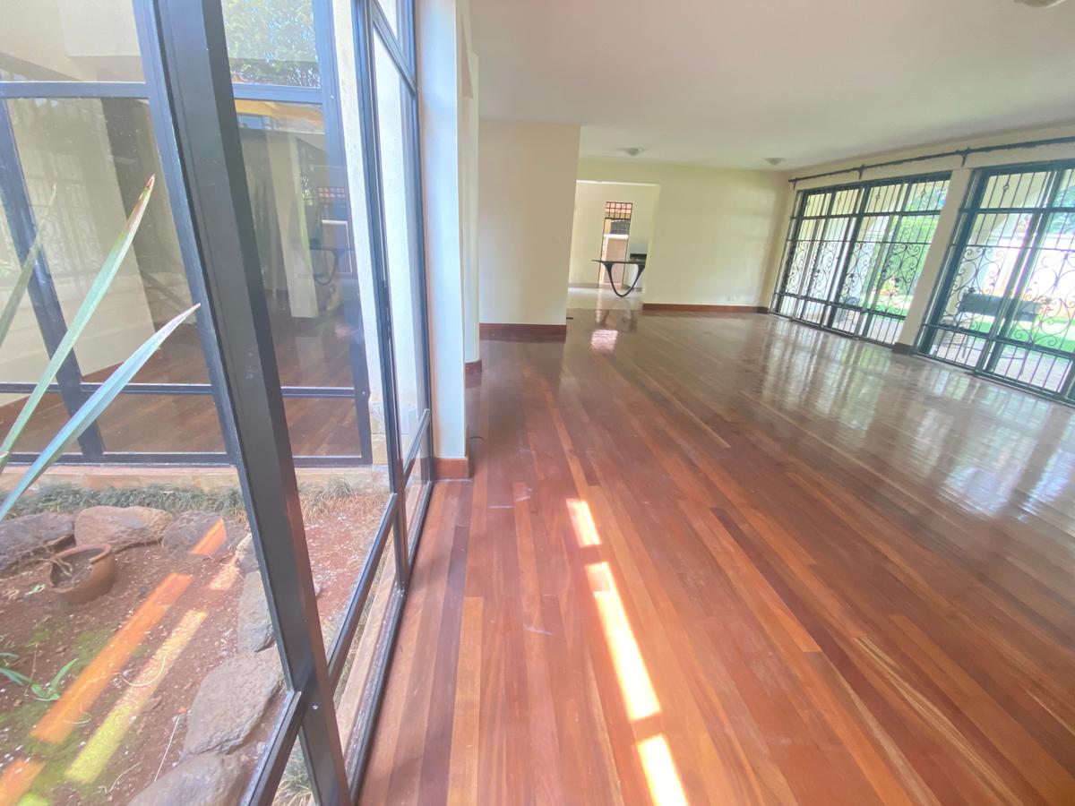 5 Bed Townhouse with En Suite in Lavington - 10