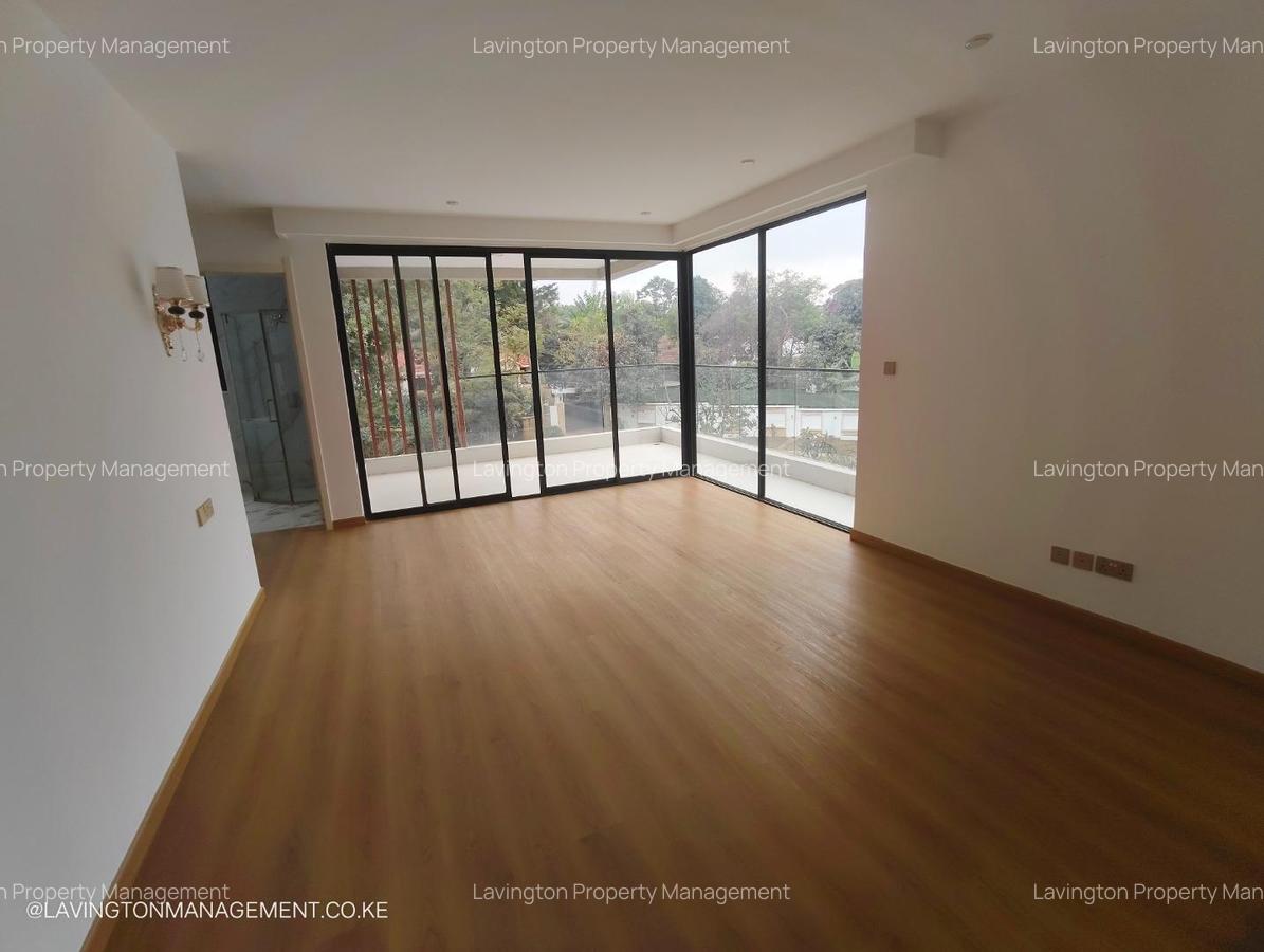 5 Bed Townhouse with En Suite at Lavington Green - 10