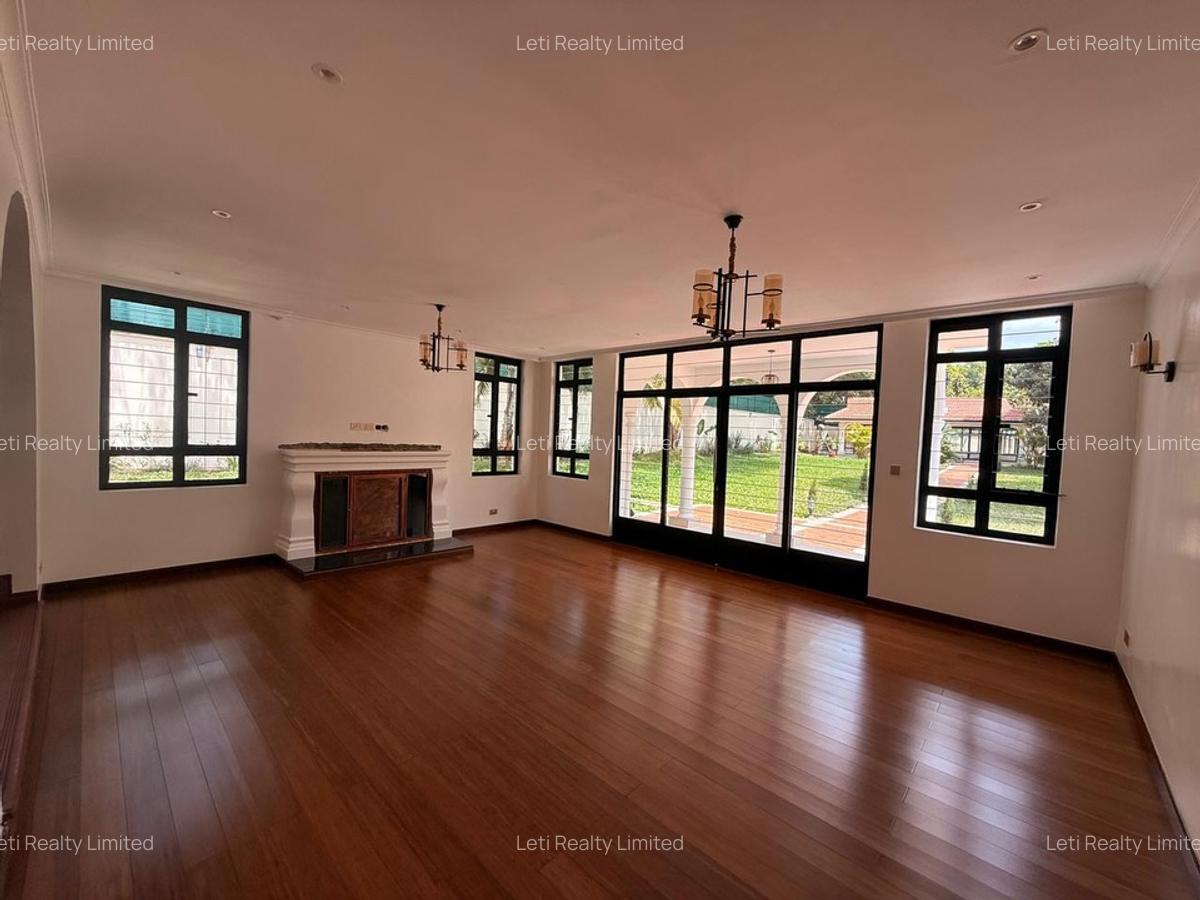 6 Bed House with En Suite in Runda - 10