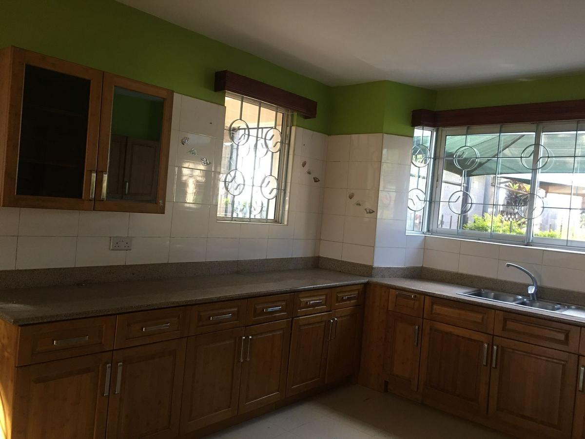 4 Bed Townhouse with En Suite at Shanzu - 13