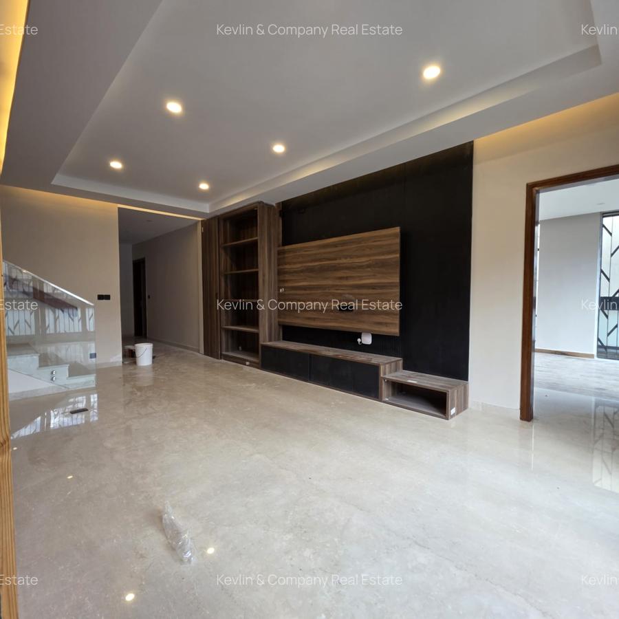 5 Bed Townhouse with En Suite in Westlands Area - 2