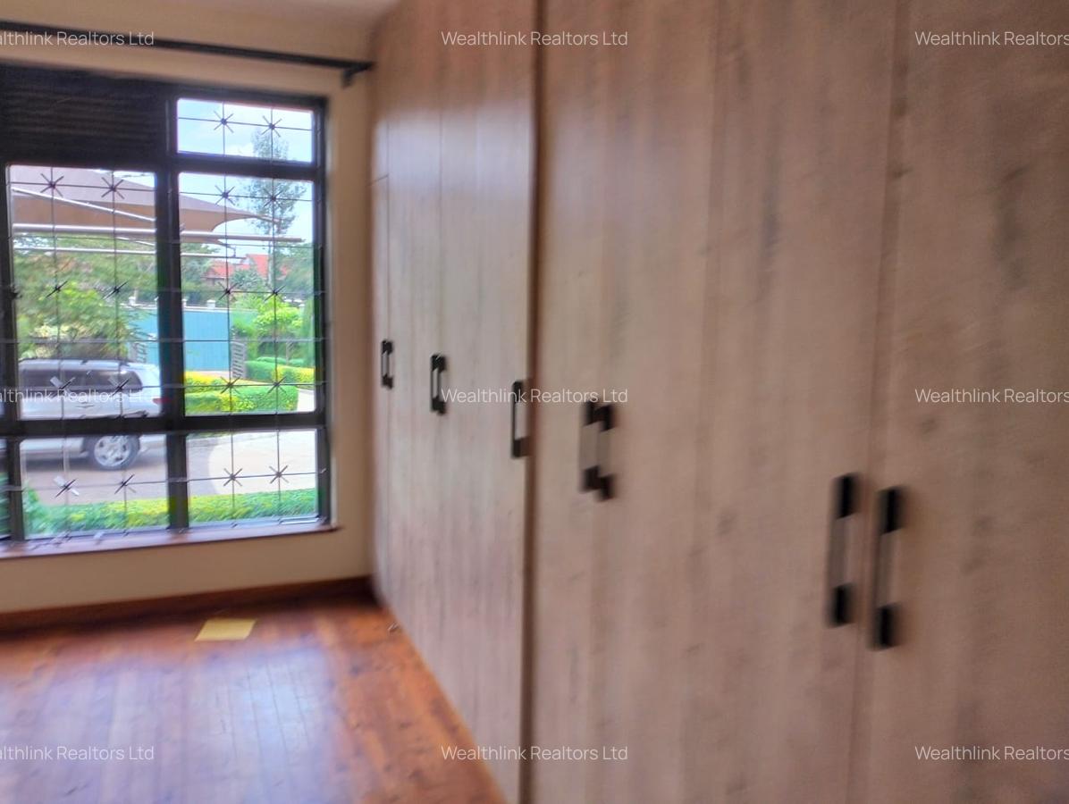 5 Bed Townhouse with En Suite at Runda - 8