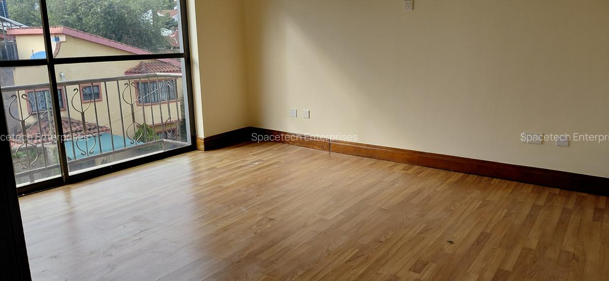 5 Bed Townhouse with En Suite in Westlands Area - 11