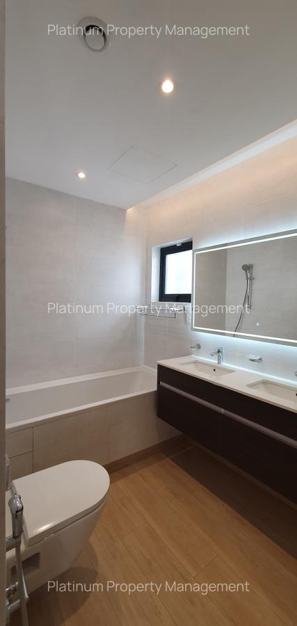 5 Bed Townhouse with En Suite in Kyuna - 13