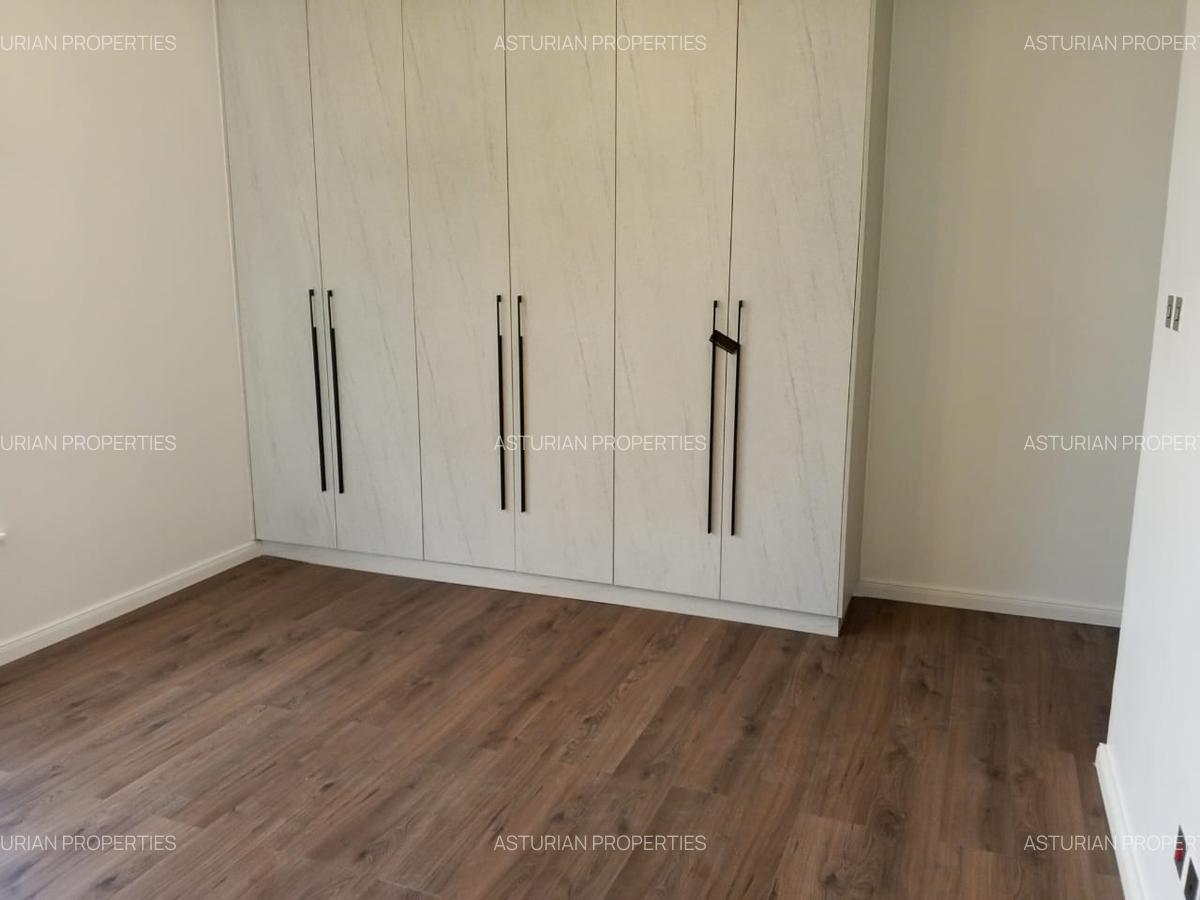 5 Bed Townhouse with En Suite in Lavington - 5