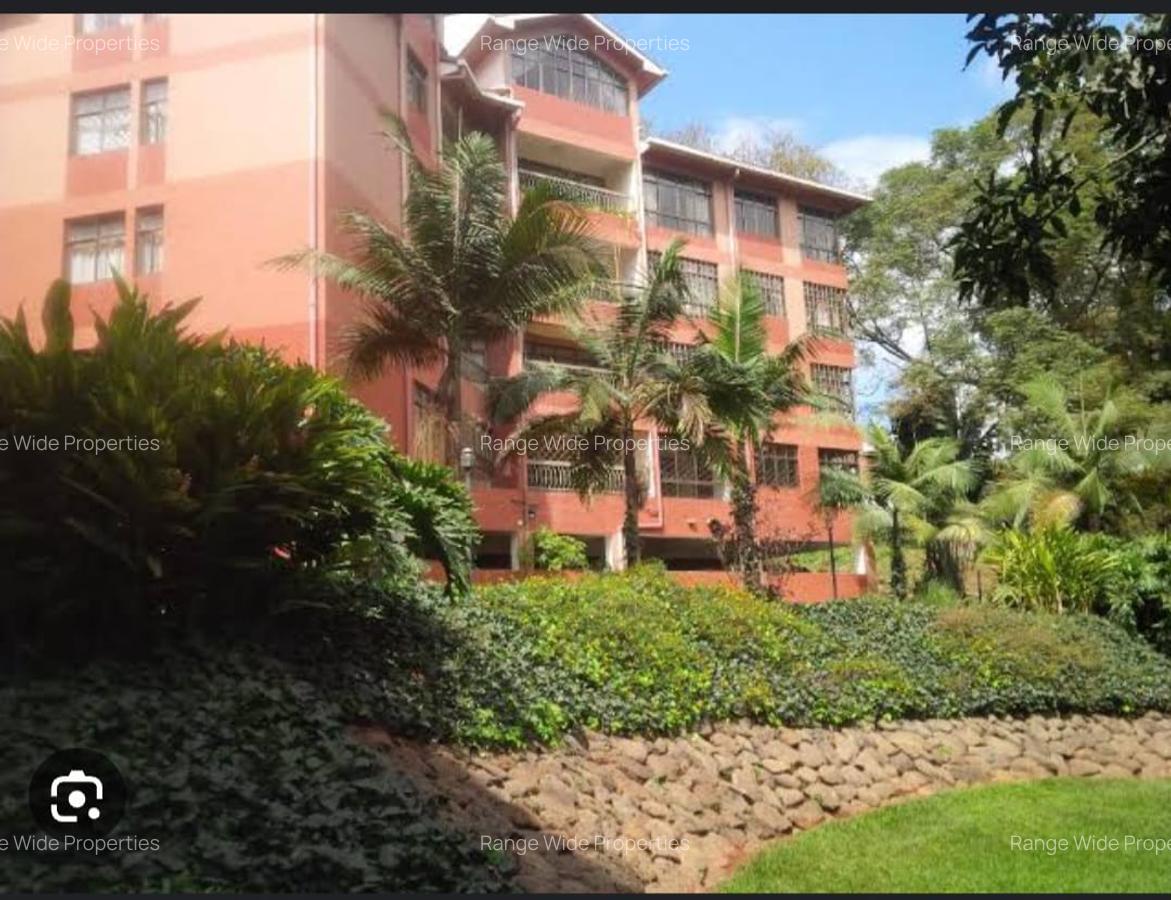 Bedsitter in Riverside - 1