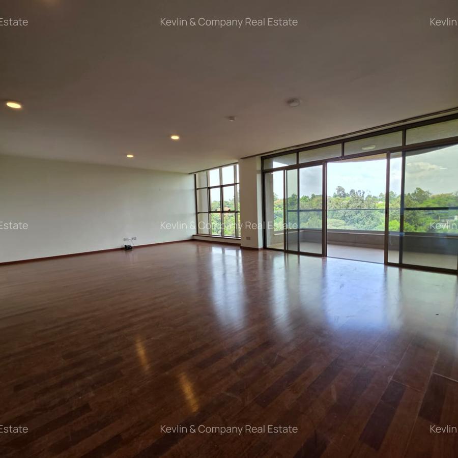 3 Bed Apartment with En Suite in Parklands - 1