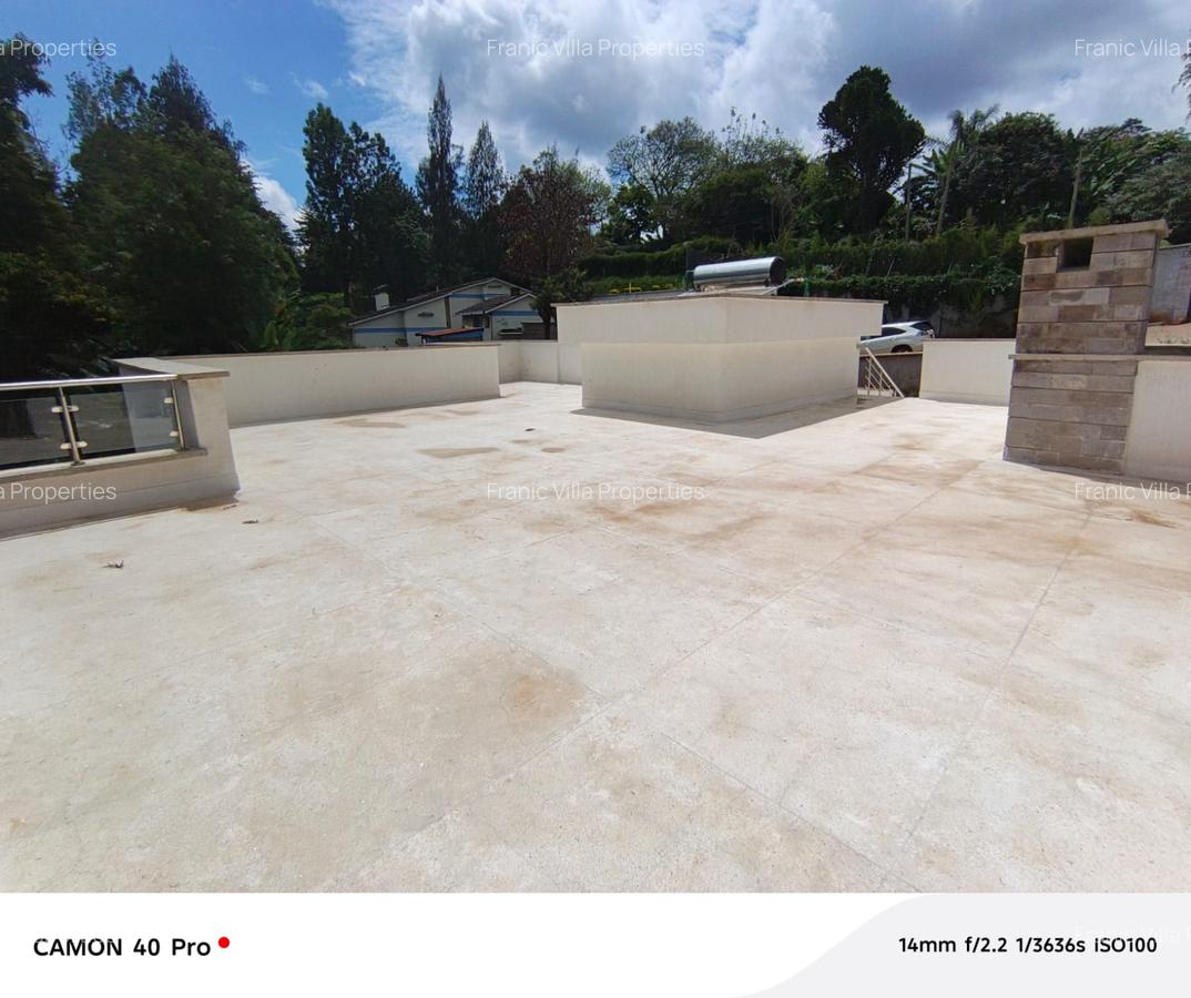 5 Bed House with En Suite at Loresho Crescent - 5