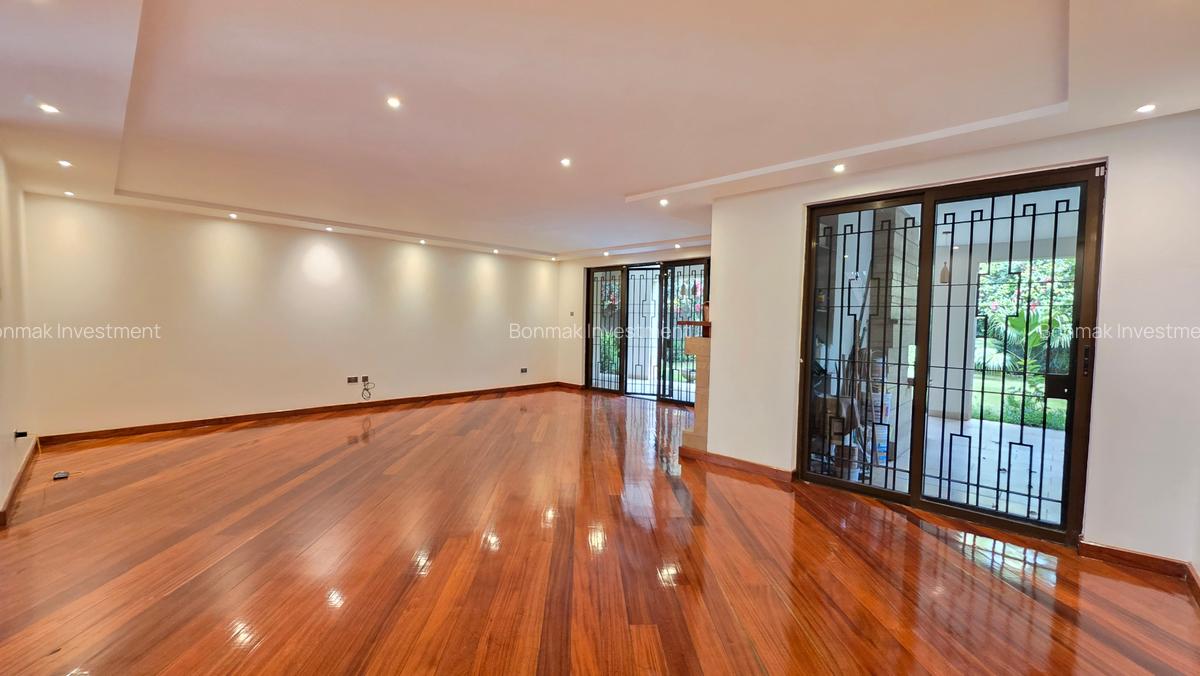 5 Bed Townhouse with En Suite at Mzima Springs. - 6