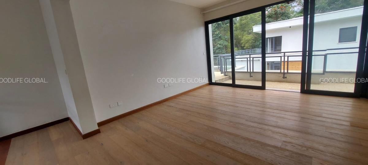 5 Bed Villa with En Suite at Lavington - 8