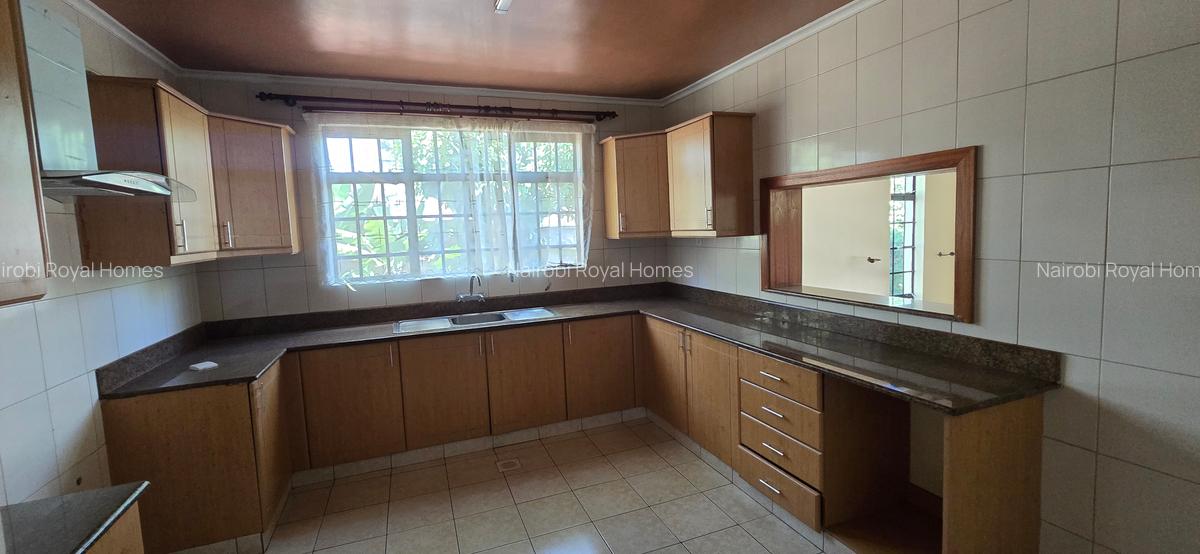 4 Bed Townhouse with En Suite at Lavington Green - 18