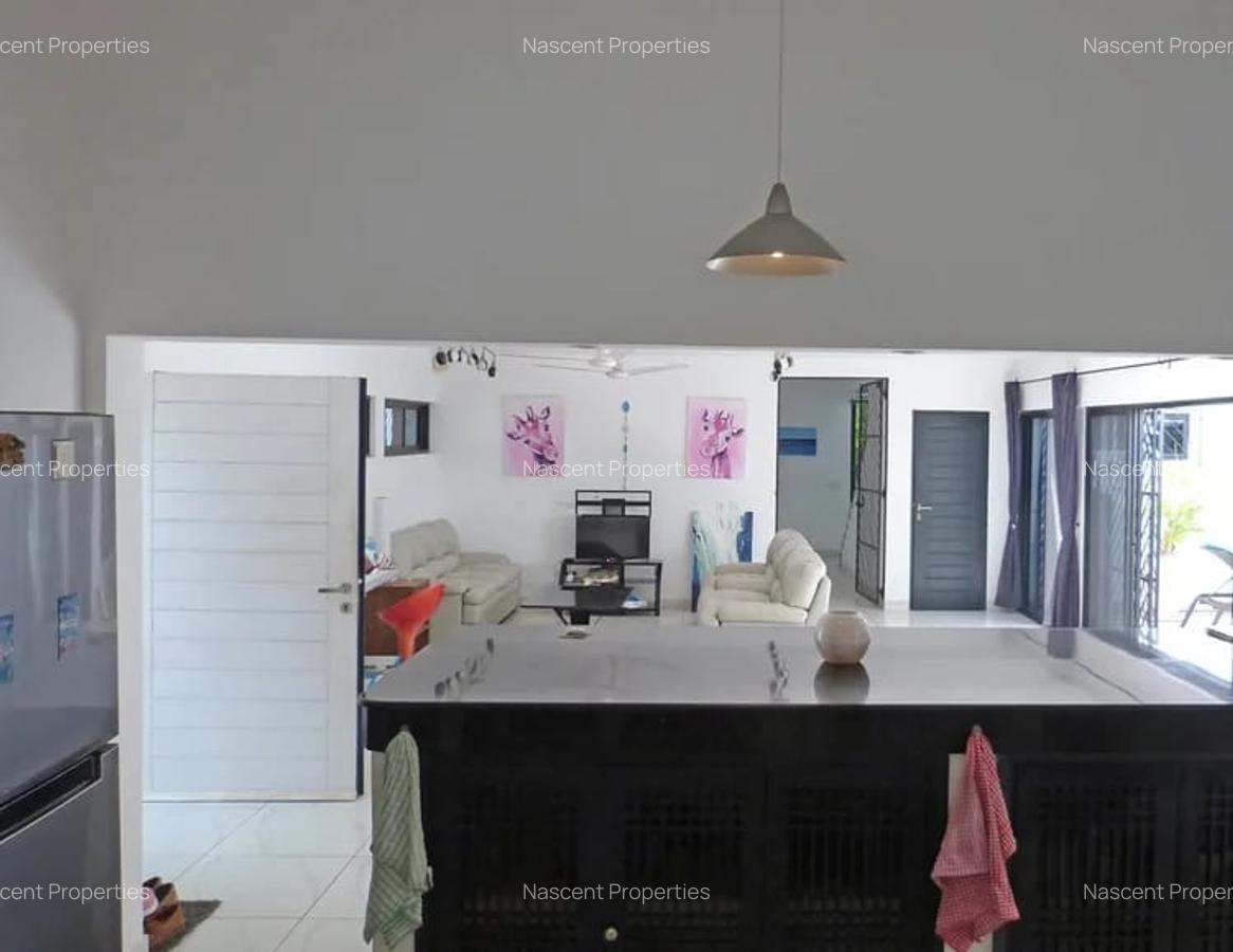 4 Bed House with En Suite in Watamu - 9