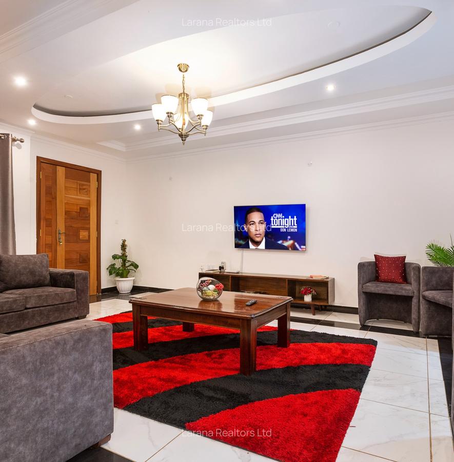 6 Bed House with En Suite at Hillcrest Dr - 2