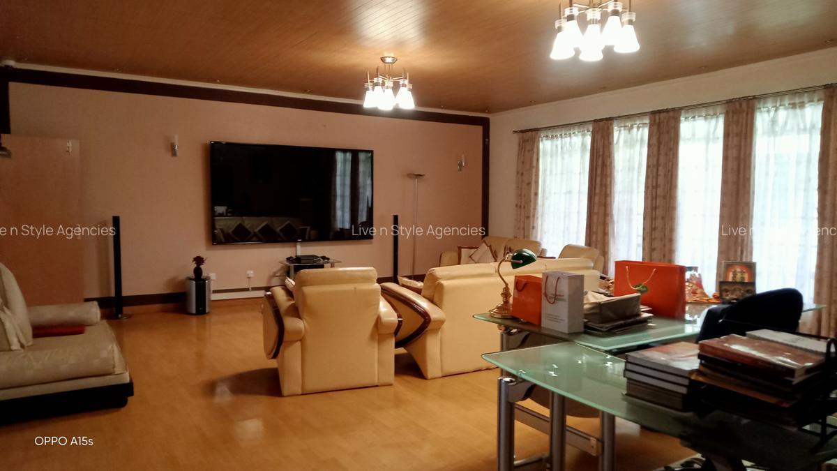 6 Bed House with En Suite in Runda - 9