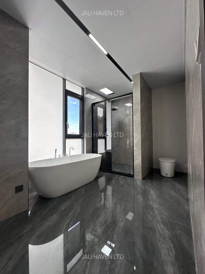 5 Bed Villa with En Suite in Lavington - 18