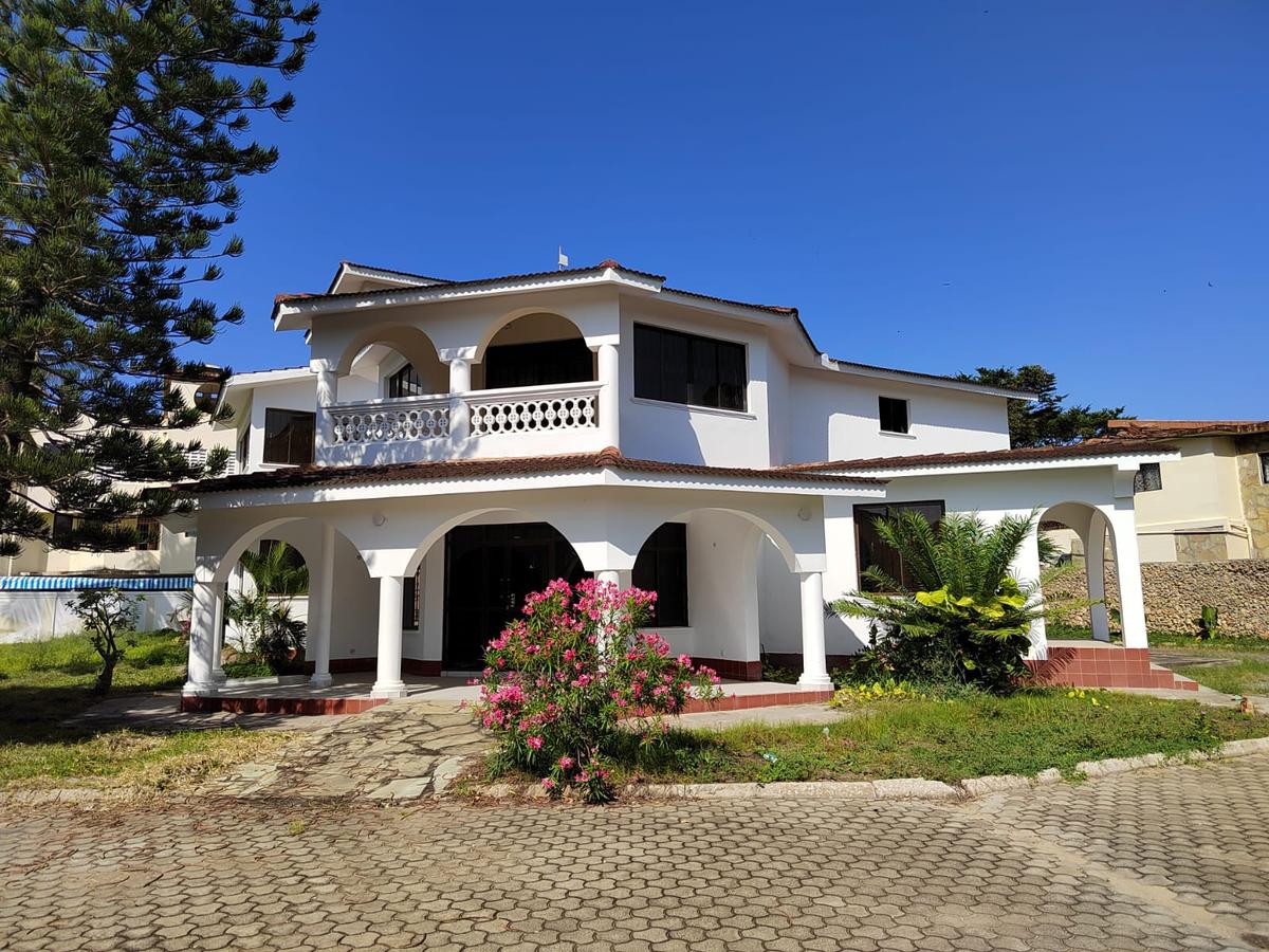 7 Bed House with En Suite at Nyali - 1