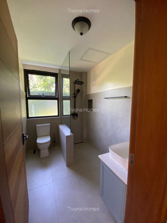 5 Bed House with En Suite in Runda - 6