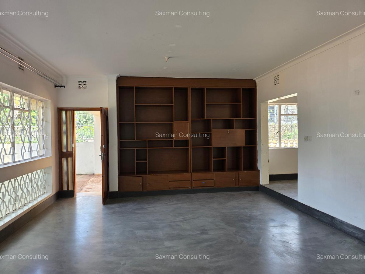 6 Bed House with Staff Quarters in Lake View - 8