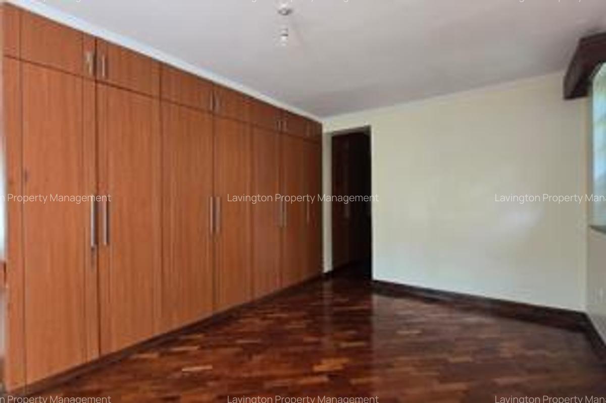 4 Bed Townhouse with En Suite at Lavington Green - 9