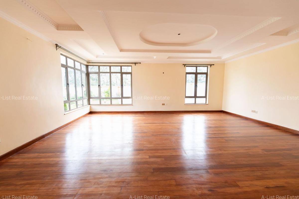 4 Bed Townhouse with En Suite at Two Rivers - 3