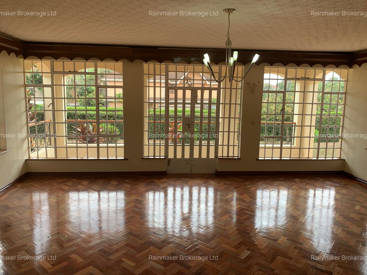 5 Bed House with En Suite at Baobab - 5