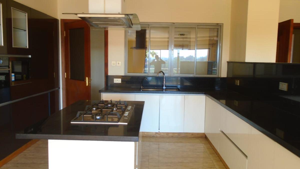 3 Bed Apartment with En Suite in Kileleshwa - 11