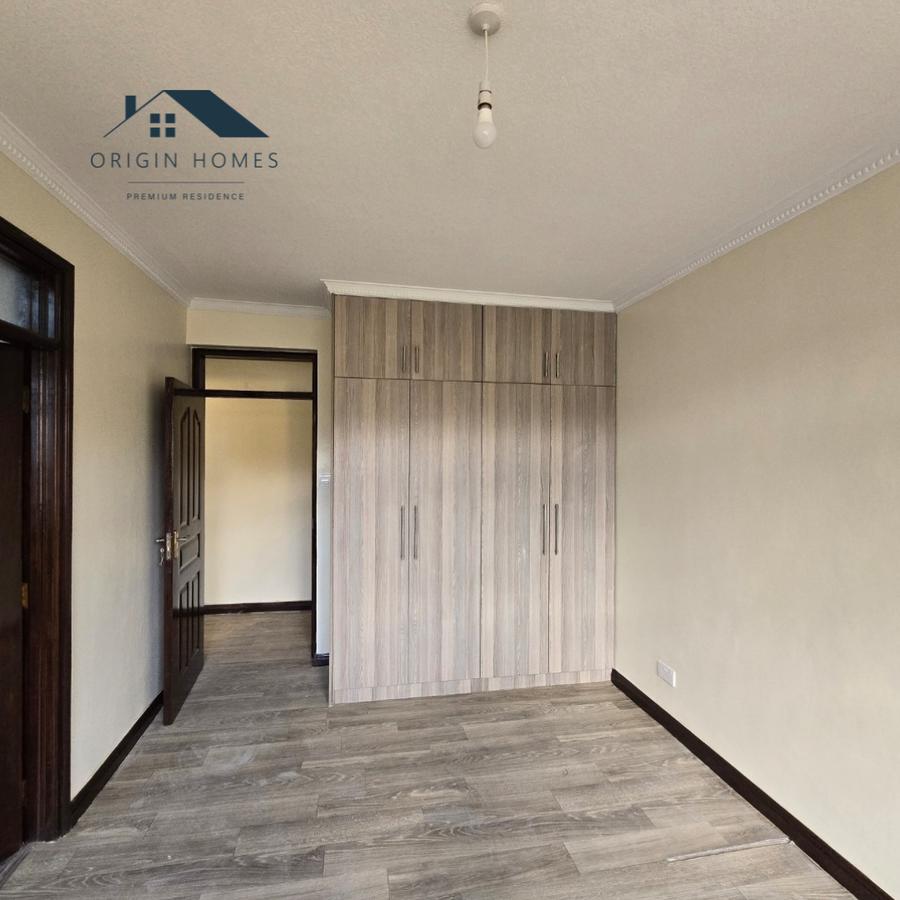 3 Bed Apartment with En Suite at Lavington - 18