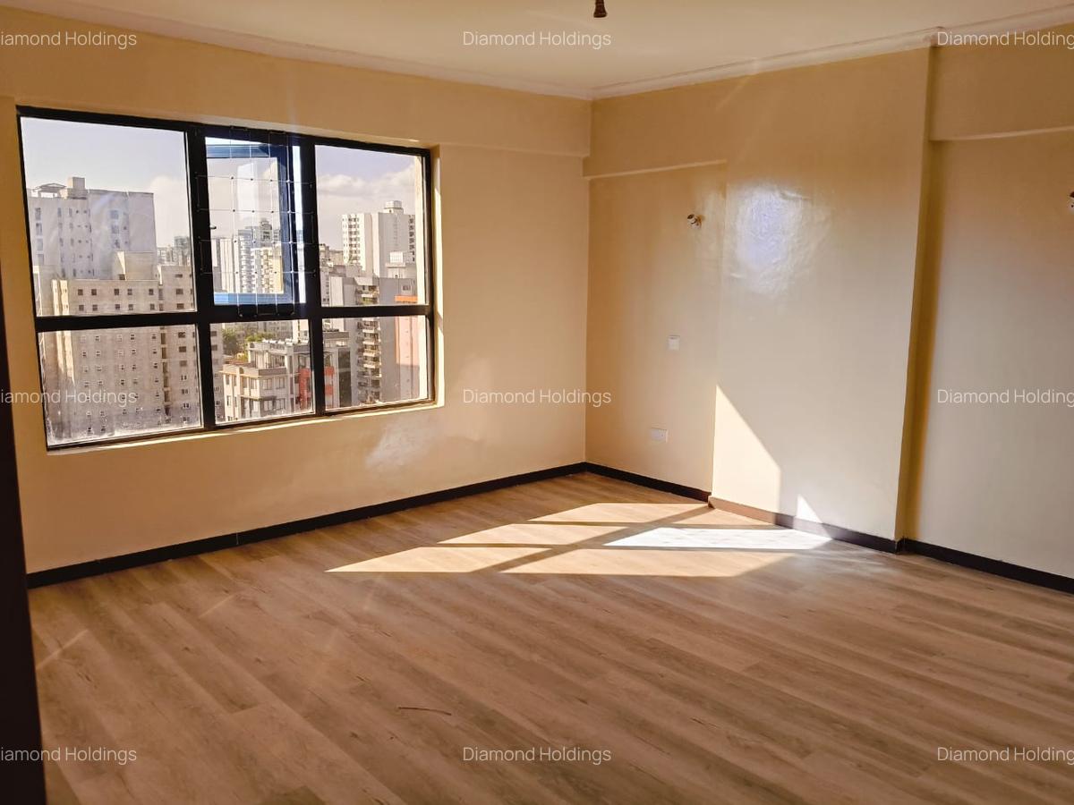 3 Bed Apartment with Gym at Parklands - 6