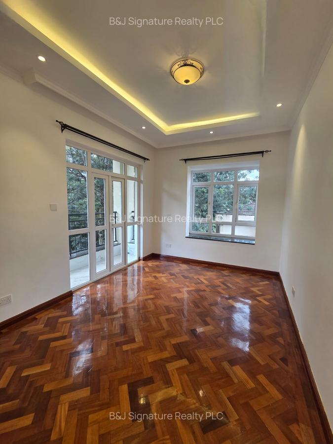 5 Bed Townhouse with En Suite in Lavington - 6