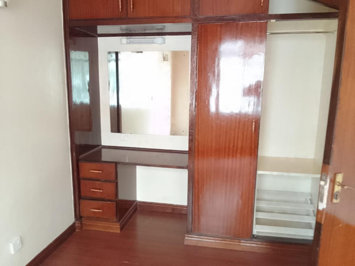 4 Bed Villa with En Suite in Westlands Area - 6