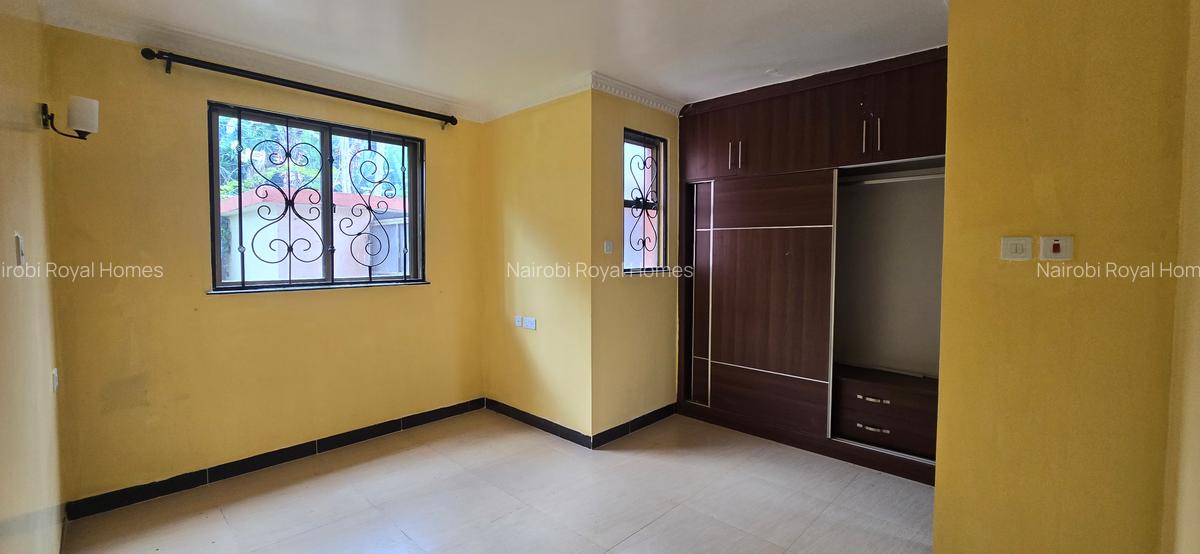5 Bed Townhouse with En Suite at Lavington Green - 7