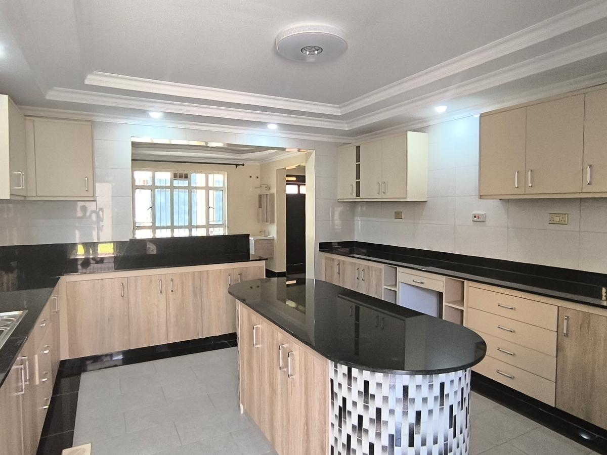 4 Bed Villa with En Suite in Ruiru - 2