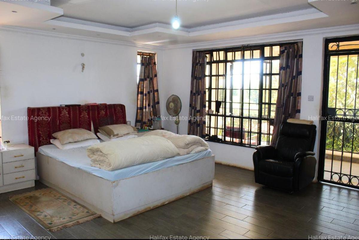 7 Bed Villa with En Suite in Runda - 3