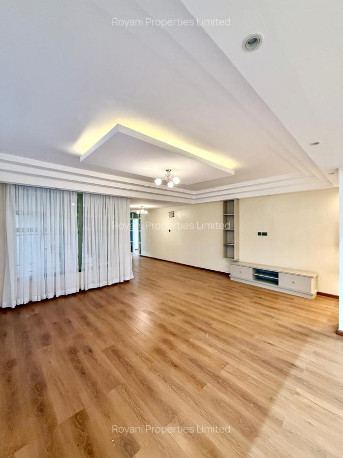 9 Bed House with En Suite in Rosslyn - 1