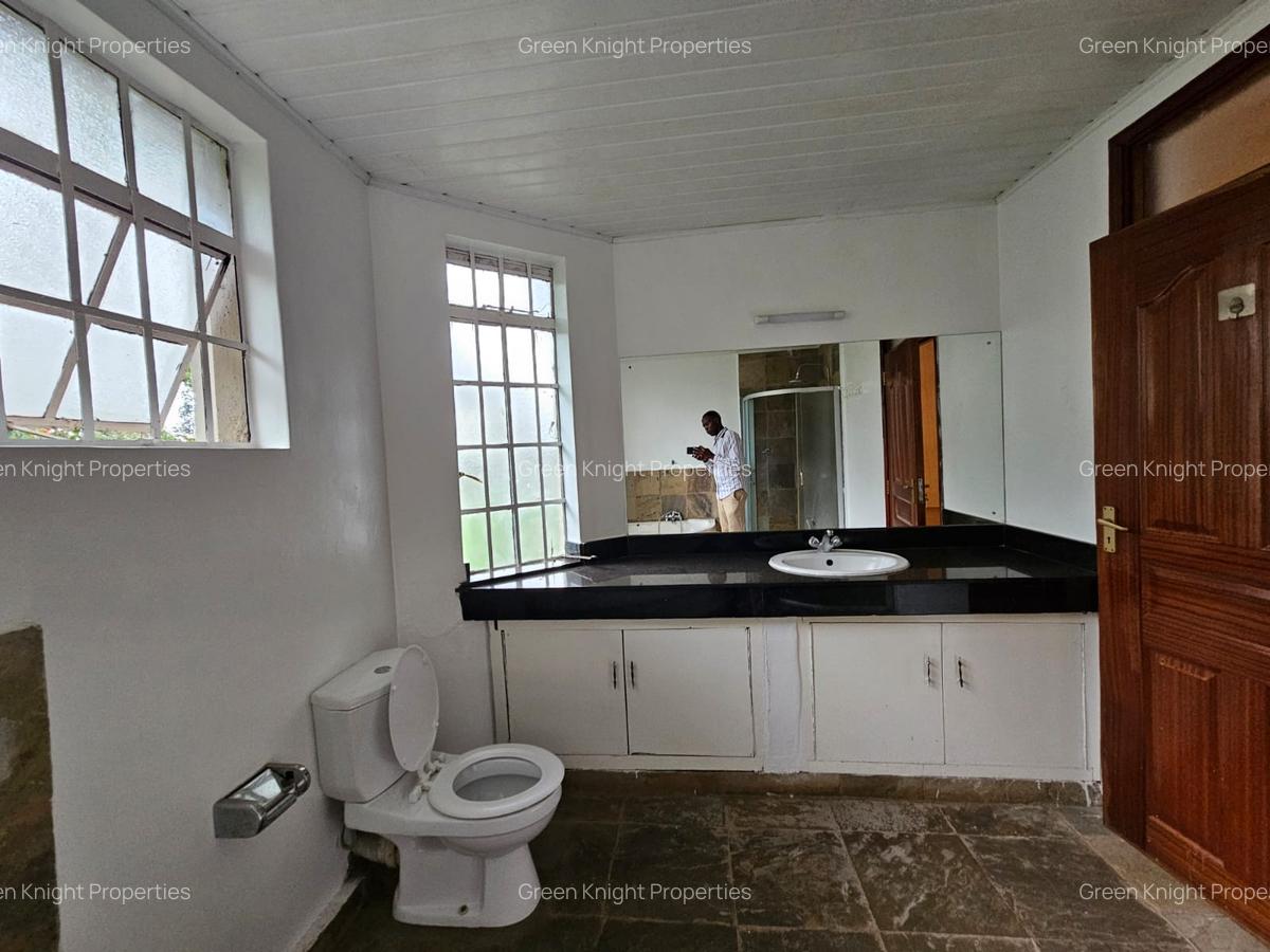 4 Bed Townhouse with En Suite in Spring Valley - 5