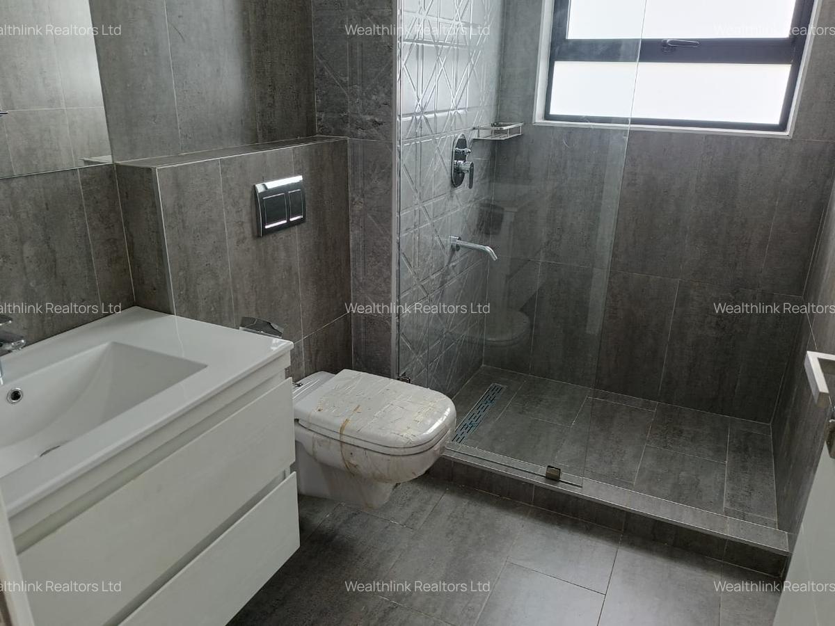 4 Bed Townhouse with En Suite at Five Star Paradise - 15