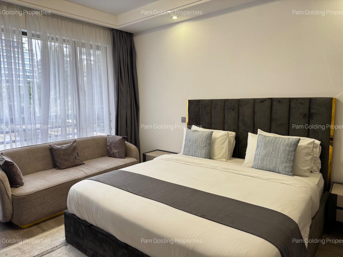 3 Bed Apartment with En Suite in Riverside - 13