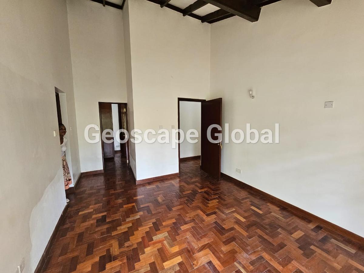 5 Bed House with En Suite in Kitisuru - 18