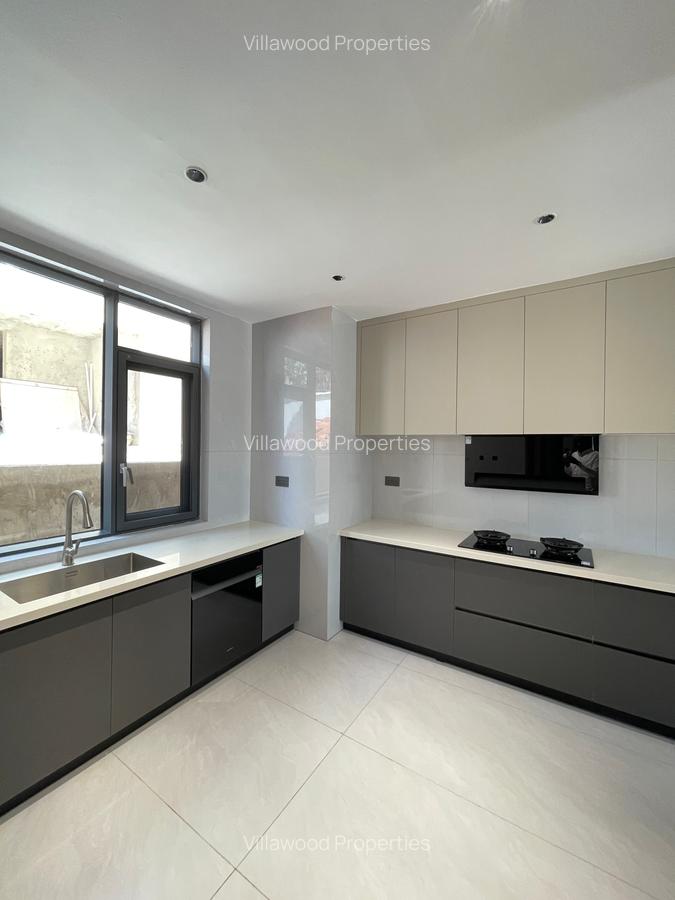 5 Bed Villa with En Suite in Lavington - 7