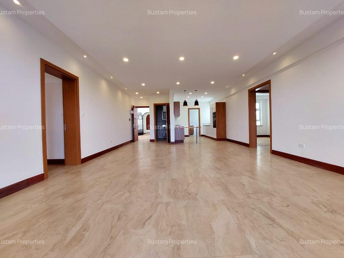 4 Bed Apartment with En Suite in Parklands - 5