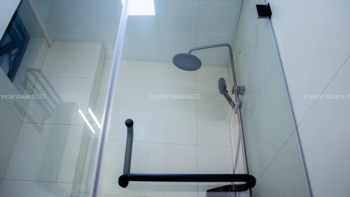 2 Bed Apartment with Swimming Pool in Kilimani - 4