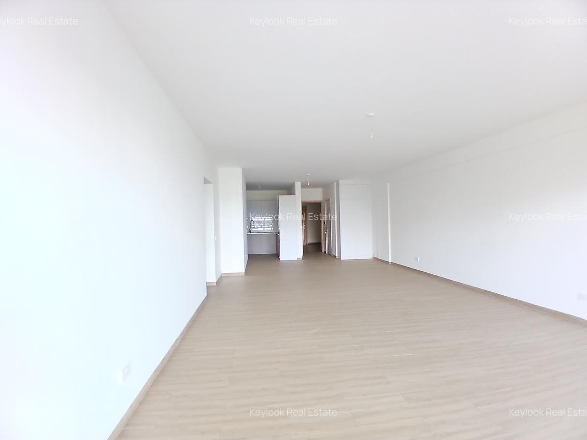 3 Bed Apartment with En Suite at Lavington - 16