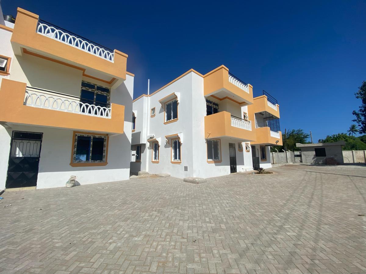 3 Bed Townhouse with En Suite at Mtwapa - 4