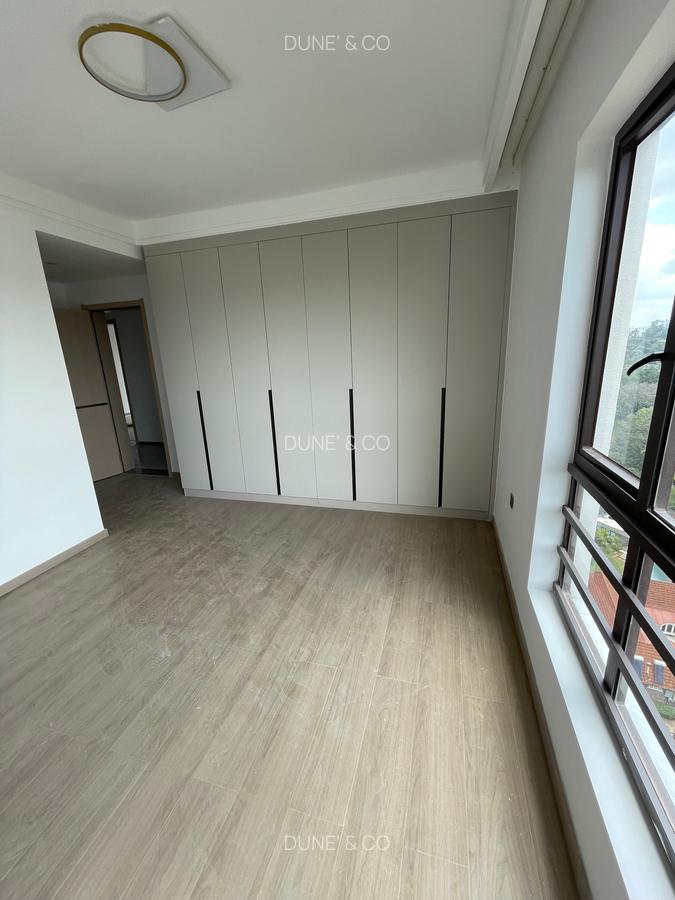 3 Bed Apartment with En Suite in Riverside - 13