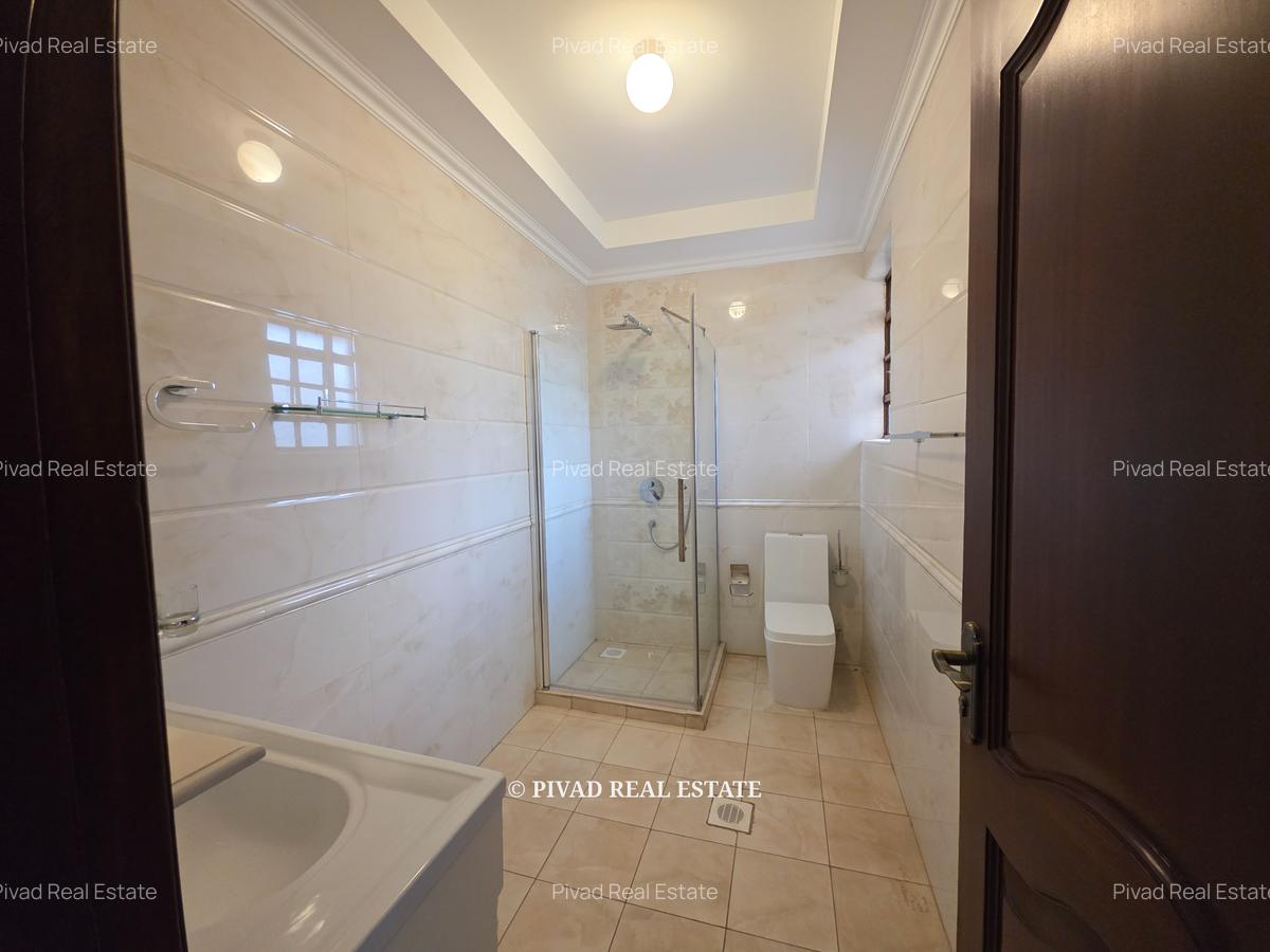 5 Bed House with Swimming Pool in Runda - 9